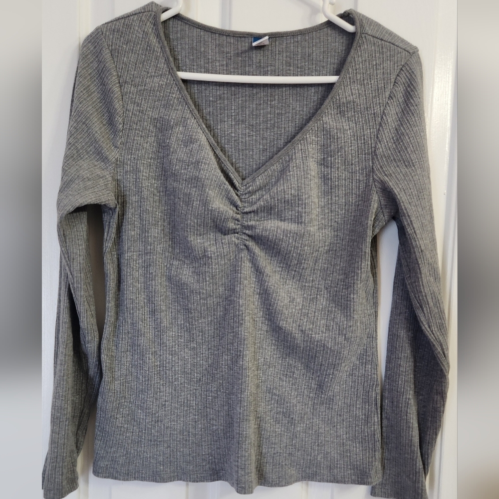 Old Navy Long Sleeve Grey Ribbed Cinched V-Neck Shirt XL